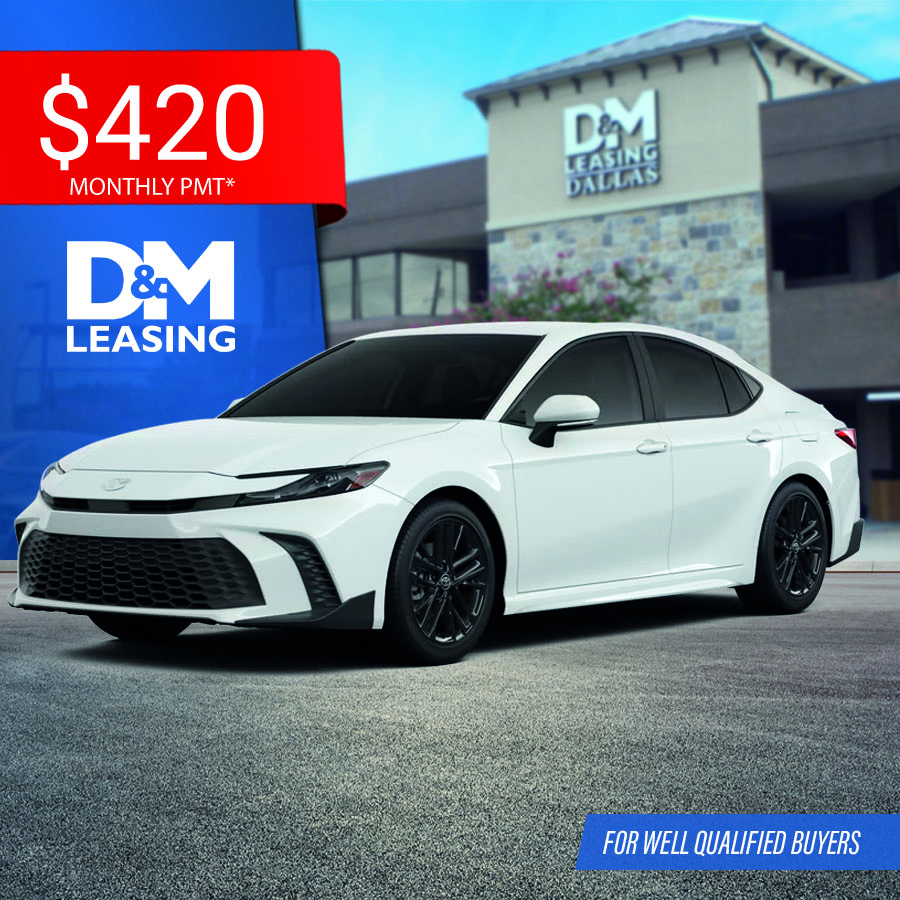 2026 Toyota Camry Hybrid SE featuring Convenience Package and Blackout Package.